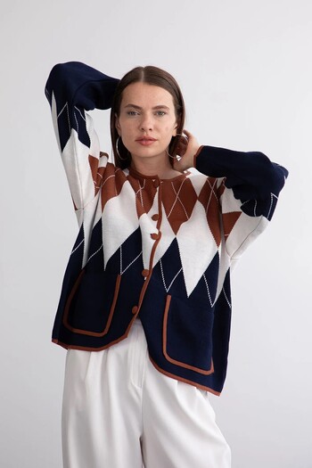 Souls Fruit Women's Standard Size Diamond Pattern 2 Pockets 5 Buttons Navy Blue White Brown Knitwear Cardigan