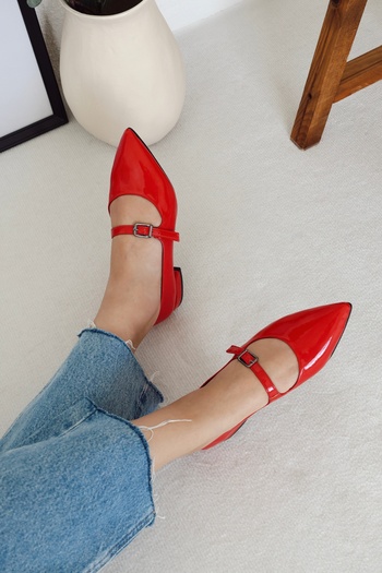 POLKA STORE Pretty Pointed Toe Closed Back Hard Hat Short Block Heeled Women's Shoes
