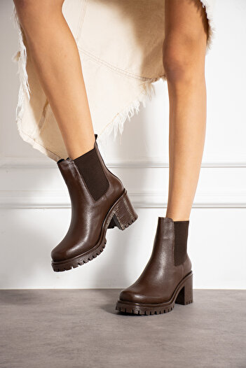 eformoda by emre yılmaz Brown Women's Elastic Side Water and Cold Proof Non-Slip Sole Chunky Heeled Chelsea Boots T02
