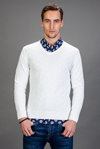 Tudors Men's Standard Fit Regular Cut V Neck Cotton White Knitwear Sweater
