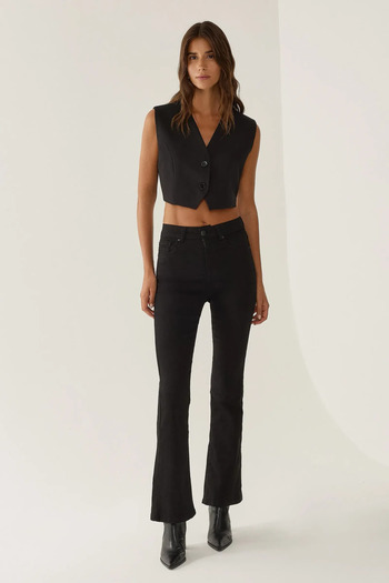 Hiccup V-Neck Fitted Short Vest