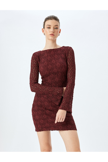 Koton Minikleid mit Spitzendetail, langen Ärmeln und tiefem Rückenausschnitt