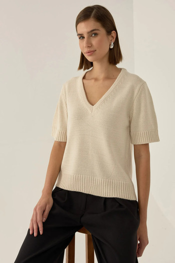 Hiccup Short Sleeve V-Neck Knitted Sweater