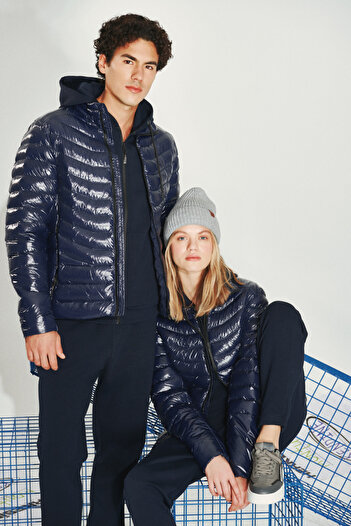 Avva Men's Navy Blue Goose down Water Repellent Windproof Shiny Puffer Jacket E 006015
