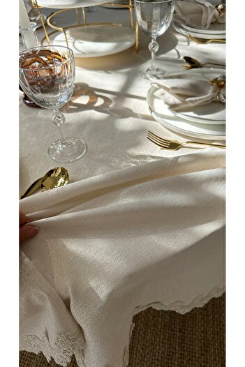 Decamor home Keten Dokulu Oval Masa Örtüsü Gold Simli Ekru Dantel Detaylı Oval Masa Örtüsü