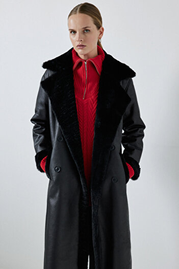 Touché Privé Fur Detailed Leather Coat