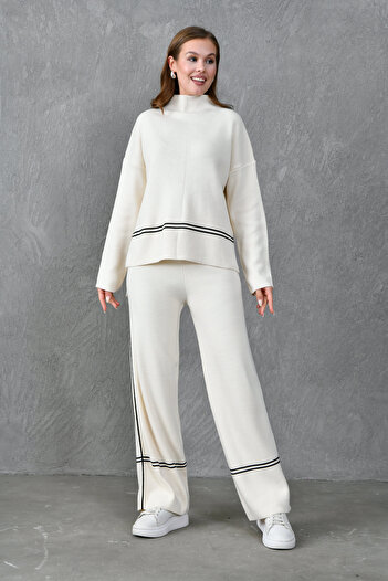 bayansepeti Flexible Knitwear Stripe Detail Oversize Sweater and High Waist Wide Leg Trousers Cream Knitwear Suit 3040