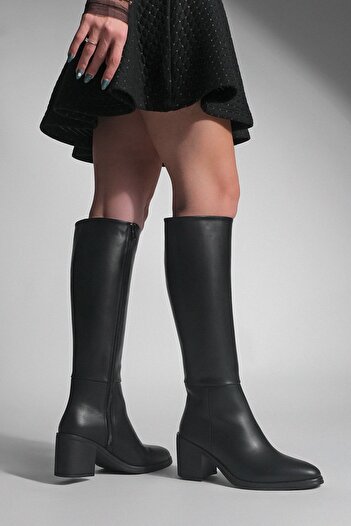 Marjin Aktone Schwarze kniehohe Stiefel mit dickem Absatz – Damen