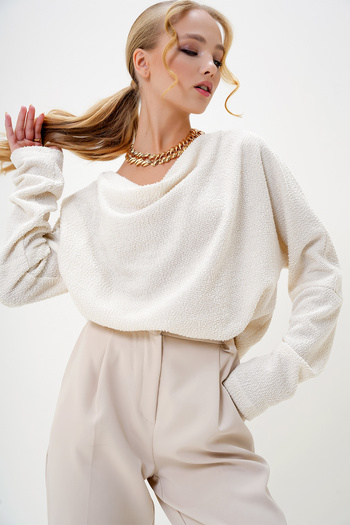 Trend Alaçatı Stili Damen Ecru Degaje Kragen Weit geschnittene Strickbluse ALC-X13126