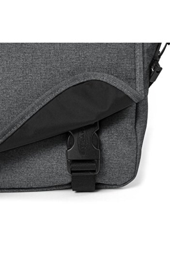 Eastpak Jr Omuz Askılı Postacı Çantası Black Denim Ek00007777h1