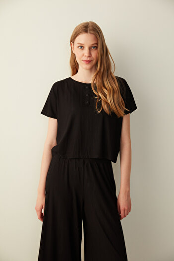 Penti Schwarzes T-Shirt-Pyjamaoberteil mit Kragen und Knopfleiste