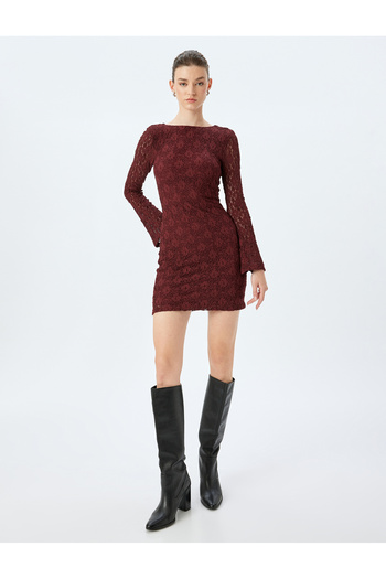 Koton Minikleid mit Spitzendetail, langen Ärmeln und tiefem Rückenausschnitt