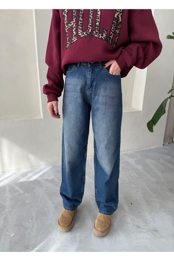 Laluvia Sötétkék Boyfriend Jean nadrág övcsattal a hátán-3064