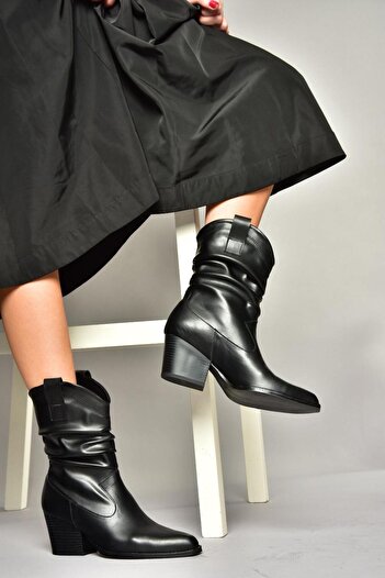 Fox Shoes T296713009 Siyah Kalın Topuklu Kadın Bot