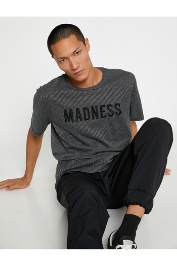 Koton Βασικό T-Shirt Crew Neck Slogan Κεντημένο