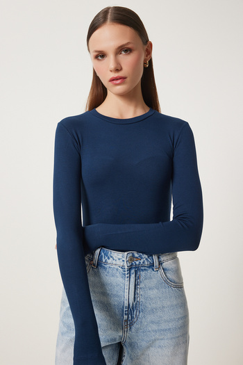 Happiness İstanbul Marineblaue Basic-Strickbluse für Damen mit Rundhalsausschnitt CR00439