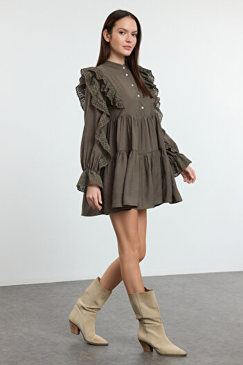 Trendyol Collection Khaki Mini tkané šaty - Detail rovné krajky, Twoaw25El00490