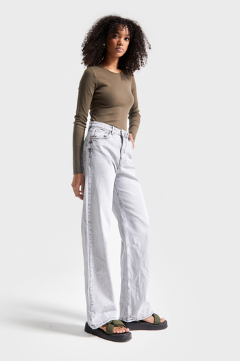 its basic Gray Straight Fit Women's Denim - 100% Cotton