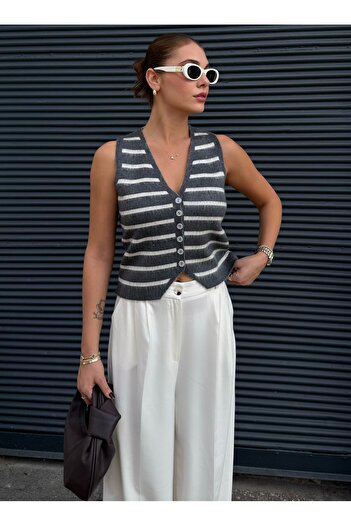 Laluvia Smoked-Cream Pearl Buttoned Two-Color Vest