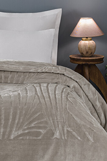 Puffy Fiona Mink Emboss Blanket - Double