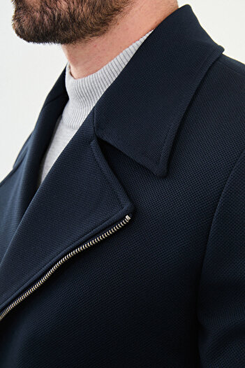 Mcr Pointed Collar Coat