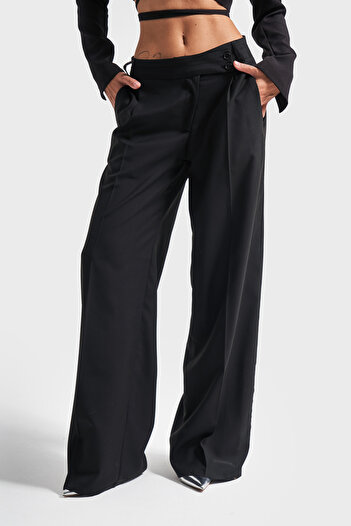 its basic Women's Black Color Neptune Belt Detailed Palazzo Fit Pleated Trousers