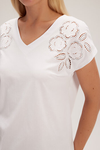 adL Embroidery Detailed T-Shirt