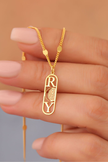 Nox Jewelry 925 Ayar Gümüş Kişiye Özel Hilal ve Ay Temalı Harf Kolye - CN00373