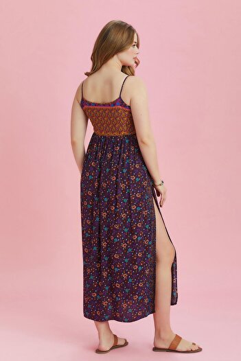 Los banditos Large Size Dress with Strappy Slit and Floral Robe