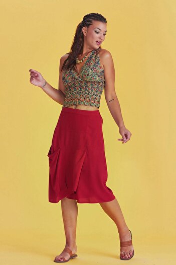 Los banditos Red Pocket Midi Skirt with Pleat Detail on the Front