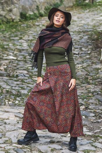 Los banditos Pantaloni largi de damă cu nasturi naturali, cu buzunare
