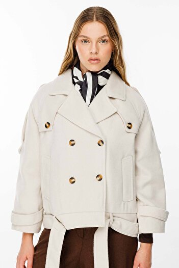 Hooopstore Isabel Short Beige Stamp Coat