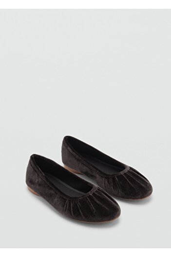 MANGO Kids Features of Shoes - Comfortable and Fashionable