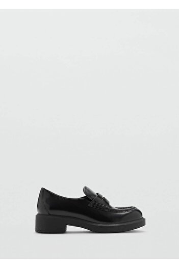 MANGO Woman Lederloafer mit metallischen Details