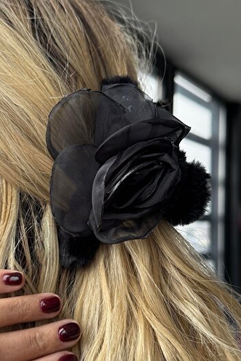 TAKIŞTIR Black Color Flower Detailed Plush Peg Buckle