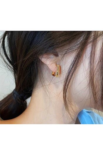 Beyna Stylish Women's Metal Earrings - Nails Gold