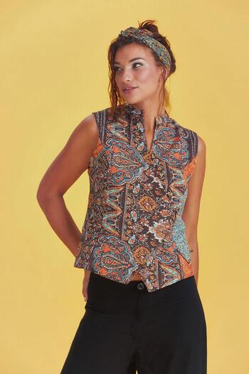 Los banditos Magnificent Collar Cross Buttoned Tank Top