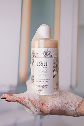 THE BATH FACTORY Hydratační a vyživující sprchový gel s příchutí vanilky 400 ml