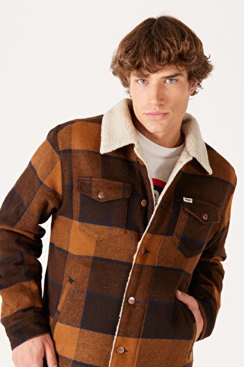 WRANGLER Ανδρικό καφέ καρό μπουφάν με κουμπιά Loose Fit Relaxed Cut Sherpa Collar