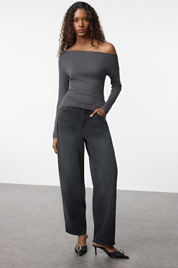 Trendyol Collection Lodní výstřih Premium Soft Bluse – Antracit, Body Fit, Twoaw24Bz00227