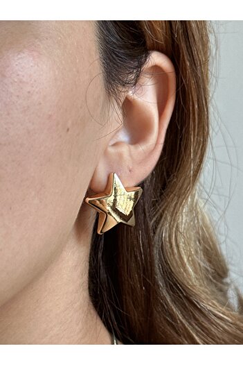 Esmee Gold Colored Star Earrings