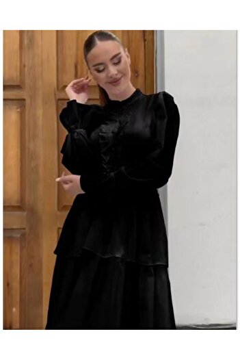 Jennyfer Siyah Uzun Beden Kısmı Krep Kumaş Kolları Şifon Elbise