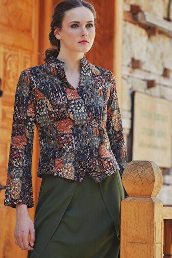 Los banditos Cross Buttoned Judge Collar Women's Jacket Blouse