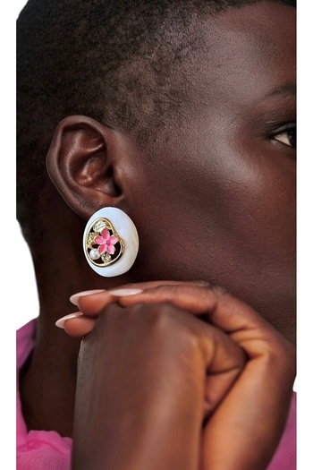 neslyaccessories Vintage Model Earrings