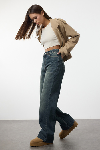 Trendyol Collection Ψηλόμεσο Vintage ίσιο τζιν - κομμένο πόδι, ανοιχτό μπλε εφέ TWOAW25JE00378
