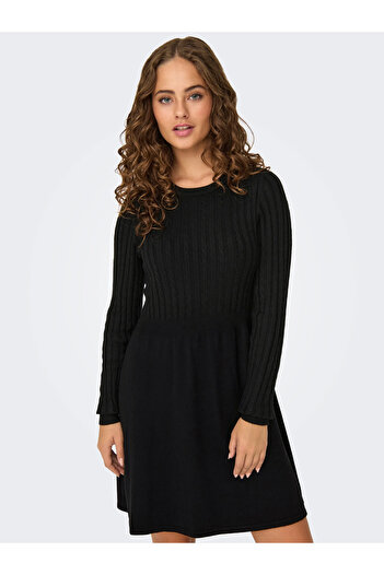 ONLY Φόρεμα ONLFIA LS CABLE DRESS KNT NOOS Μίνι πλεκτό φόρεμα με λαιμόκοψη
