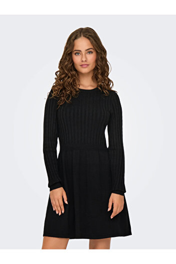 ONLY Φόρεμα ONLFIA LS CABLE DRESS KNT NOOS Μίνι πλεκτό φόρεμα με λαιμόκοψη
