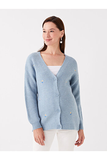 LC Waikiki Umstands-Strickjacke mit V-Ausschnitt, Stickerei und langen Ärmeln