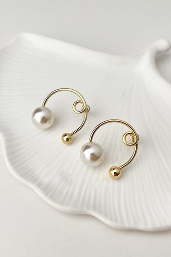 Modex Gold Color Curved Pearl Earrings (2cm)