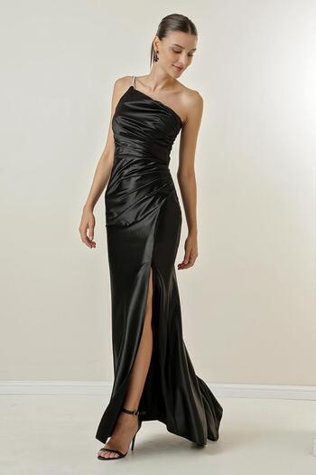 By Saygı Langes Kleid aus Crêpe-Satin mit drapiertem, vorne gefüttertem Träger und einem Schulterträger